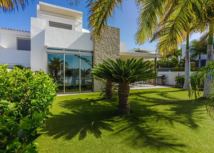 Villa Eleonora, Luxury Villa With Heated Pool Ocean View In Adeje, Tenerife
